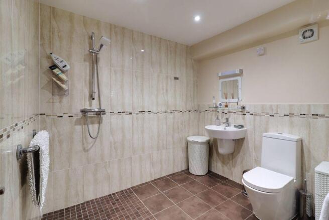 Bathroom (Wet Room)