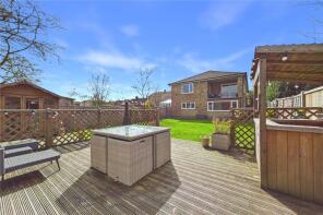 56, Wintringham Way, Purley On Thames, Reading RG8 8BG