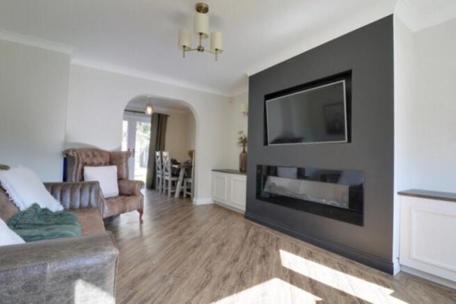 4 bed Detached for sale Image 5