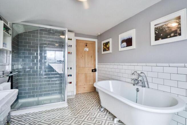 3 bed Terraced for sale Image 11