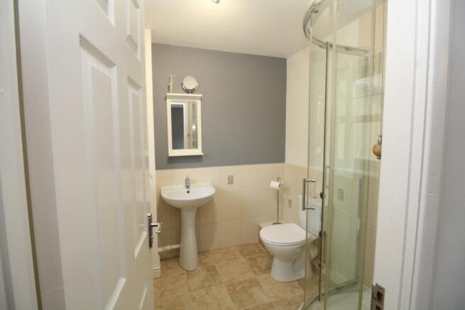 Second Bedroom En...