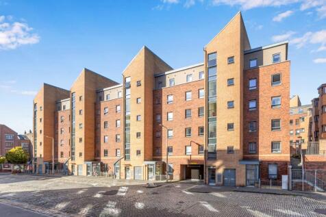 14/1 Salamander Place, Edinburgh, EH6 7JW