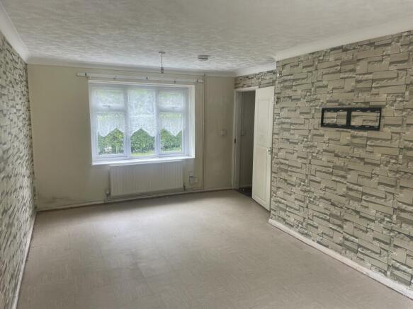 25 Manor Road, Dawley, Telford, Shropshire TF4 3EA photo 2