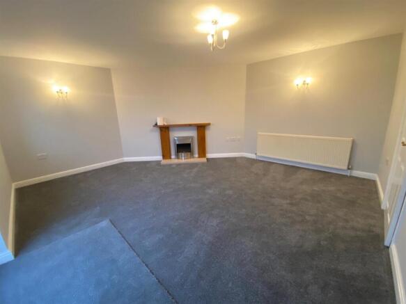 LOUNGE 1.jpg