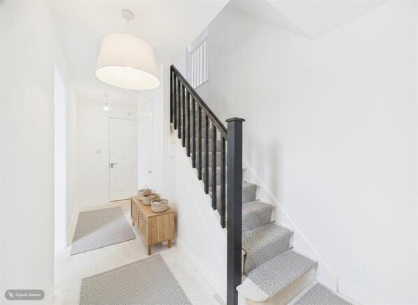 4 bed Detached for sale Image 5