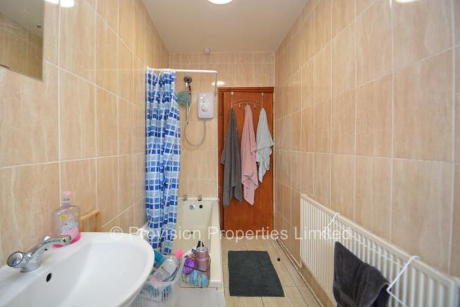 4 bed Terraced to rent Image 6
