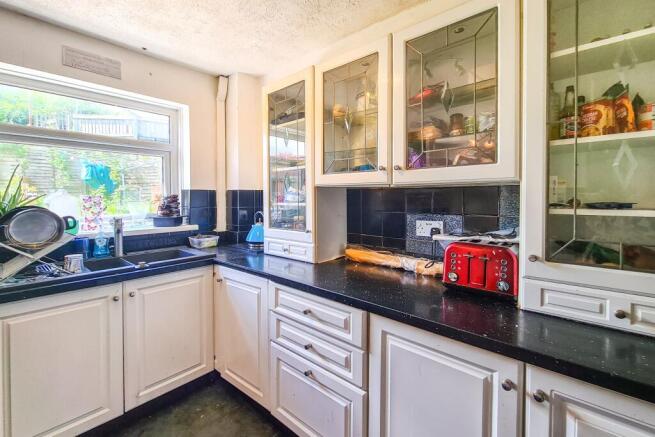 60 Ty-Draw, Church Village, Pontypridd, South Wales, CF38 1UF