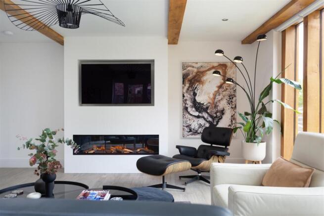 4 bed Detached for sale Image 6