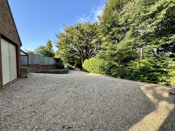 Driveway entrance.jpeg