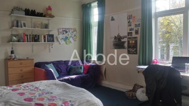 7 bed House to rent Image 11