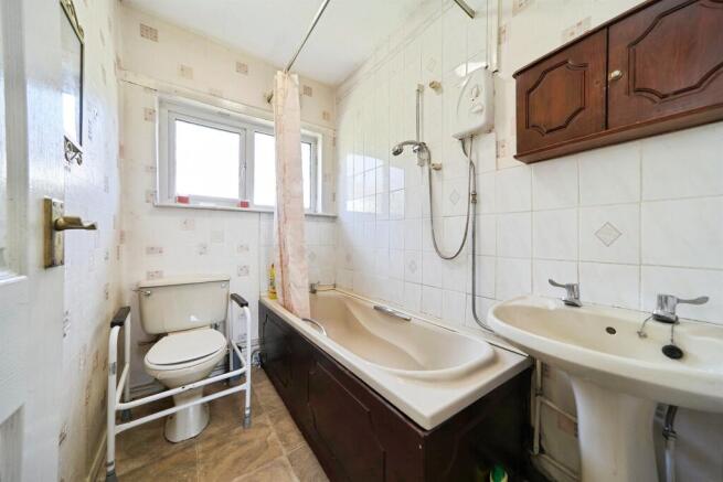 2 bed Flat for sale Image 9