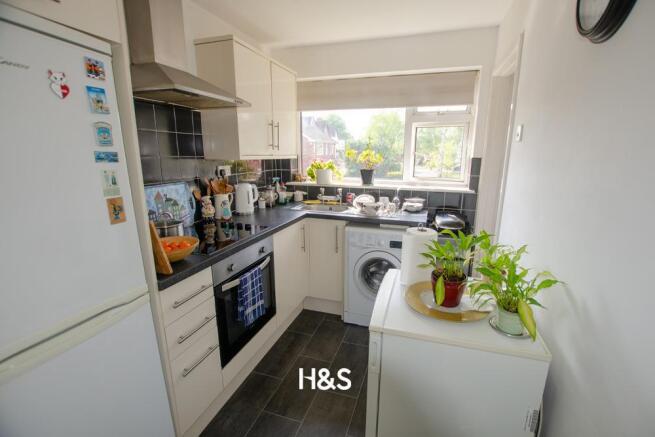 2 Hazeltree - Kitchen.jpg