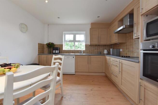 KITCHEN / DINER