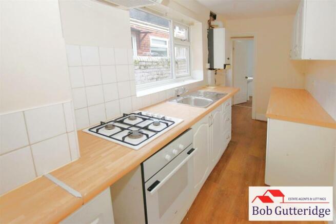 FITTED KITCHEN