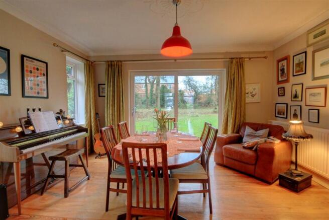 .DINING ROOM.jpg