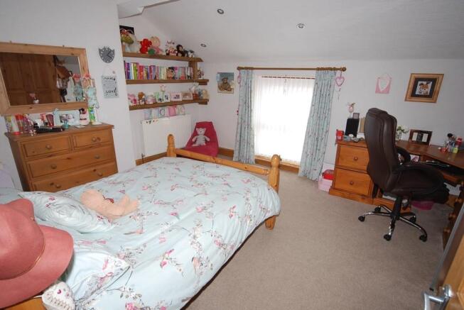 BEDROOM 2