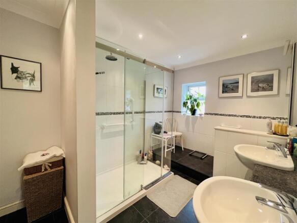 En Suite Shower Room