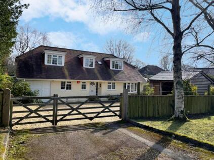 Armstrong Close, Brockenhurst, SO42