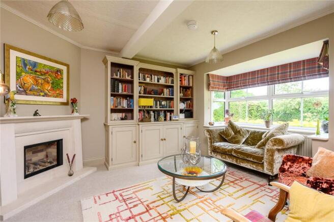 5 bed Detached for sale Image 5