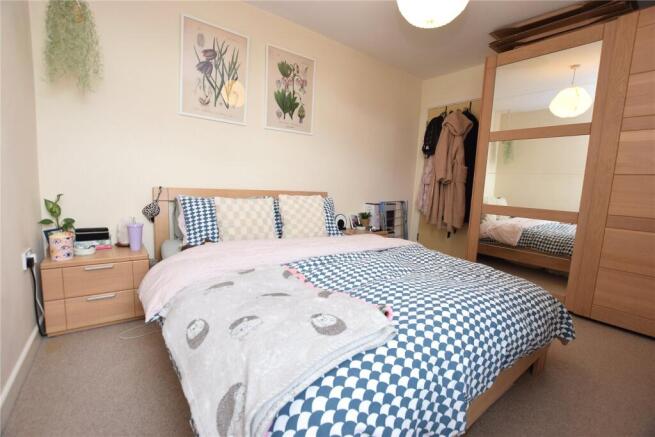 1 bed Apartment to rent Image 6