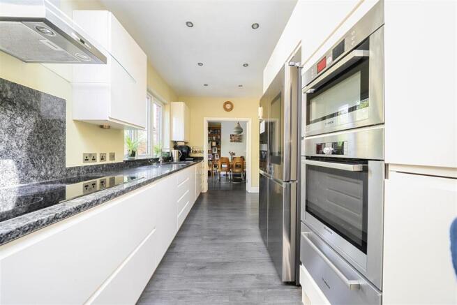 kitchen 1.jpg