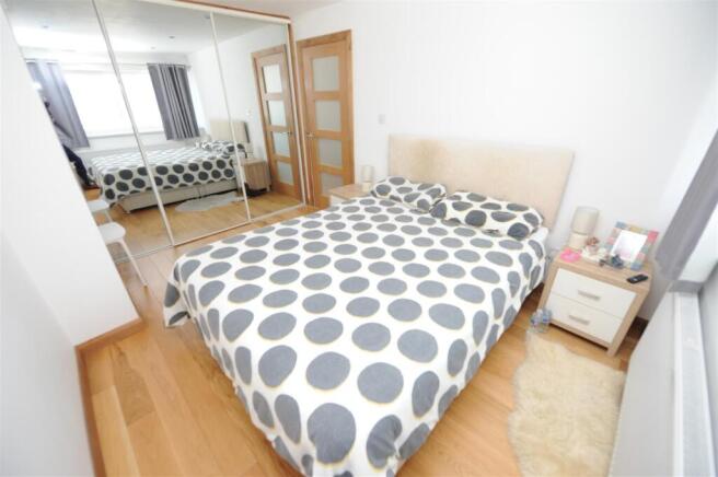 3 bed Town House for sale Image 12