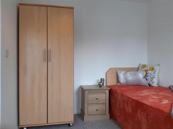 Flat 20 Room 2 B.jpg