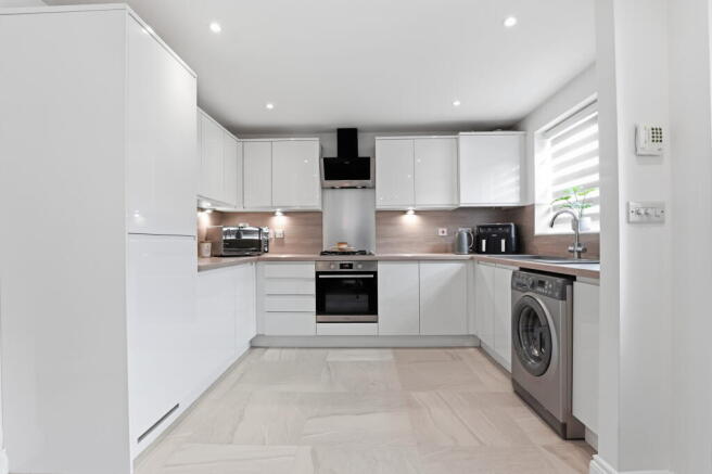 3 bed Detached for sale Image 9