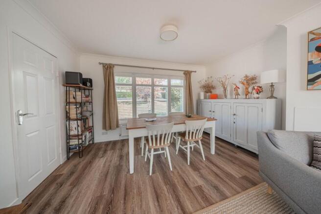 Sunnywood Drive, Haywards Heath, RH16 photo 4