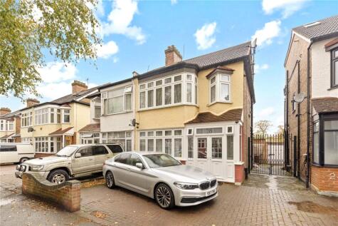 Bourne Gardens, Chingford, London, E4