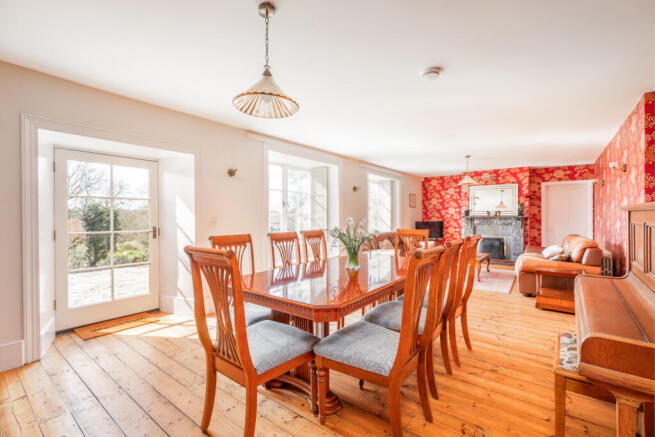 Sitting/Dining Room