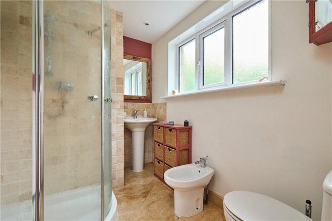 4 bed Detached for sale Image 11