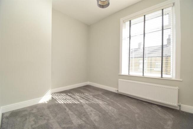 2 bed End of Terrace to rent Image 6