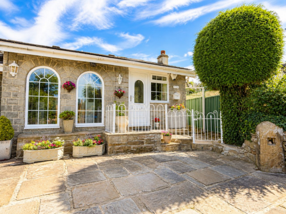 2 bed Bungalow for sale in bingley