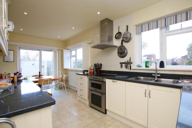Kitchen Breakfast Room.JPG