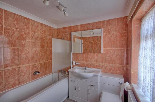 Family Bathroom.jpg
