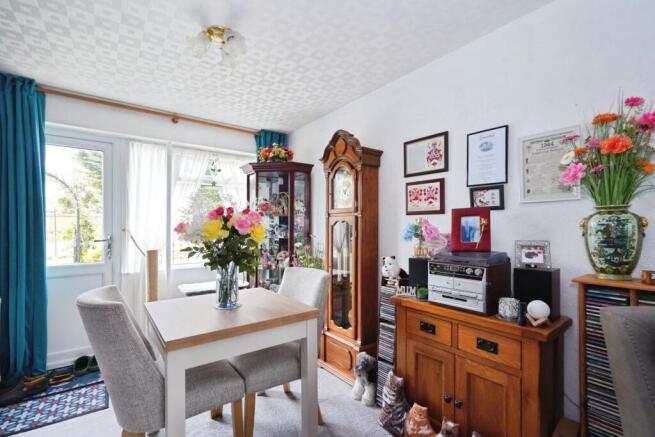 2 bed Semi-Detached Bungalow for sale Image 5