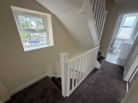 4 bed Semi-Detached for sale Image 8