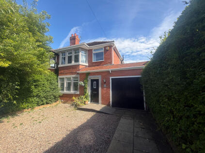 Beautifully presented semi detached home - 94 Blackpool Old Road, Poulton, FY6 7RQ
