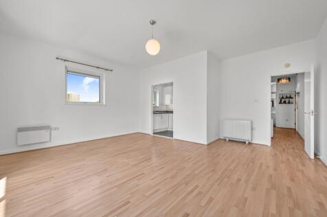 Garland Court,
1 Premiere Place, E14