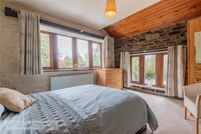 7 bed Detached for sale Image 10