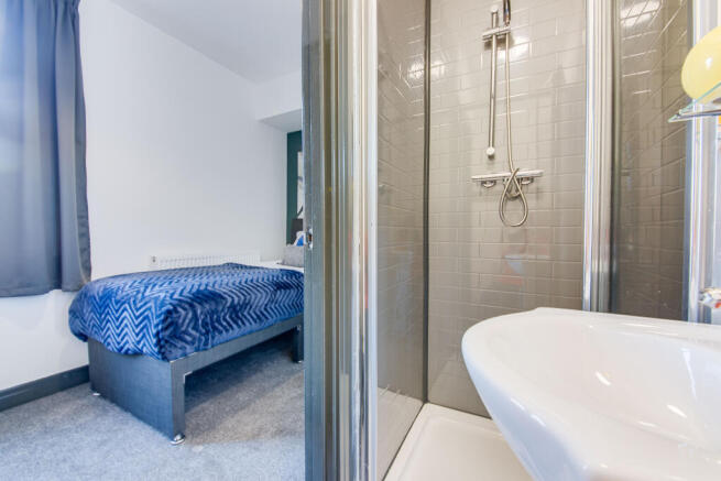 1 bed House Share to rent Image 9