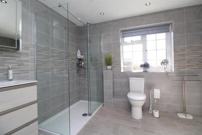 bathroom 1 image.JPG