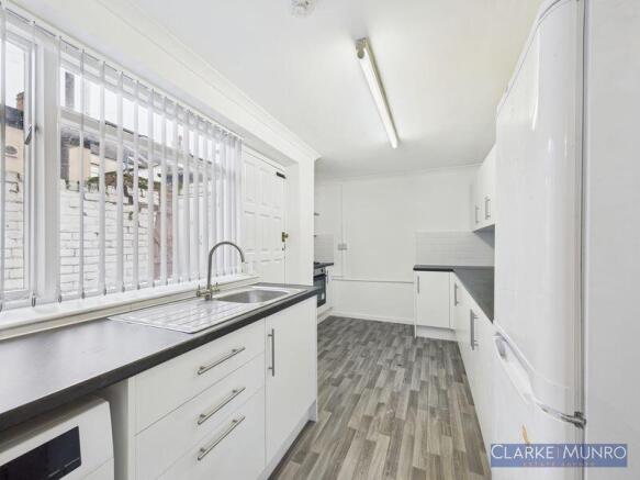 4 bed Terraced for sale Image 5