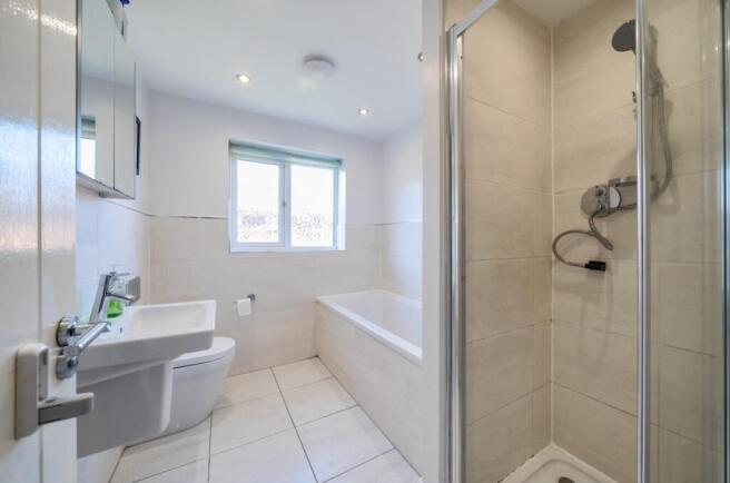 EweMove Harrogate Bathroom