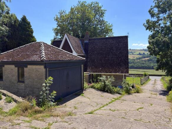 5 bed Detached to rent Image 3