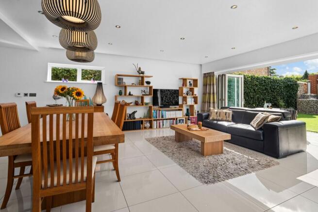 Dining Area / Lounge