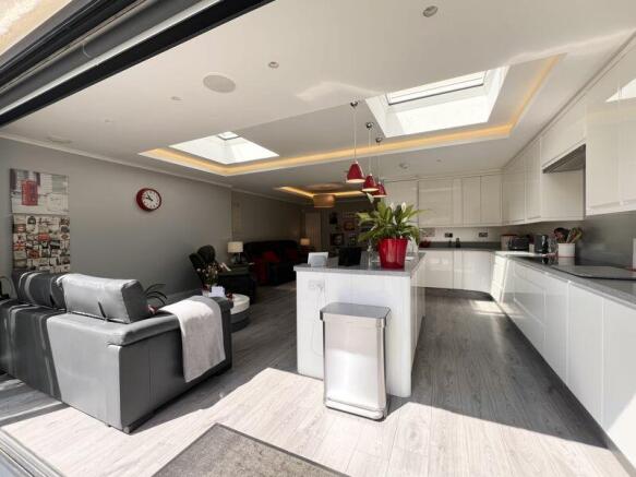 REAR EXTENSION
