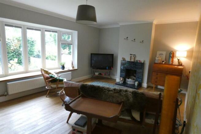MAIN LOUNGE