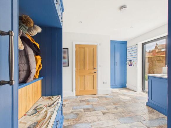 4 bed Detached for sale Image 9